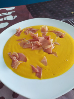 Una foto de Crema de calabaza y zanahoria en Monsieur Cuisine