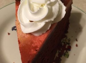 Una foto de Flan imposible de red velvet