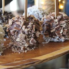 A picture of Chocolate candied apples.
