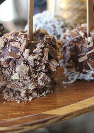 A picture of Chocolate candied apples.