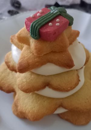 Foto di Alberello di Natale con biscotti e crema al mascarpone