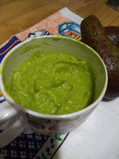 Una foto de Mayonesa de palta/aguacate 🥑
