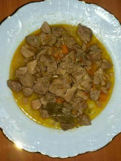 Una foto de Carne en salsa