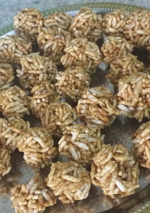 A picture of Murmure ke ladoo.