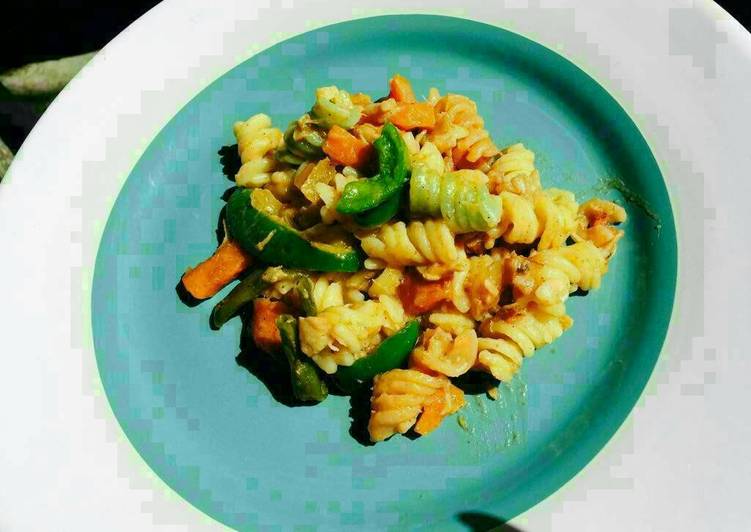 Pasta with seashells (clams)