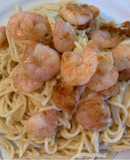 Pasta alfredo con camarones y sazón cajun