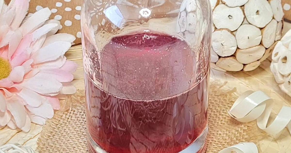 Sirop de queues de fraises • Leslie en Cuisine