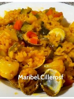 Una foto de Arroz con verduras y berberechos