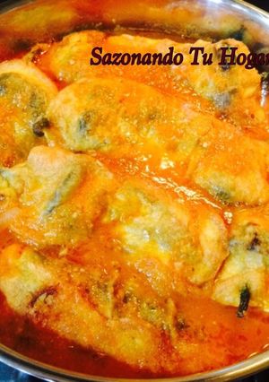 Una foto de Chiles rellenos de queso en caldillo😋😋