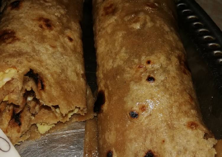 How to Make Any-night-of-the-week Egg paratha roll