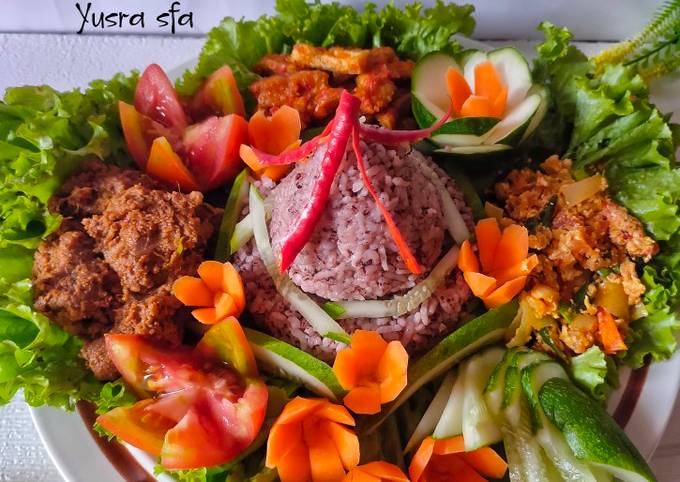 Cara membuat Nasi Tumpeng Hitam (Nasi uduk Hitam) Cara membuat Nasi Tumpeng Hitam (Nasi uduk Hitam)