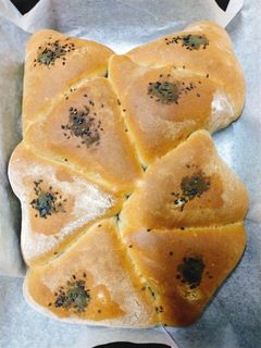 全麥黑芝麻紅豆麵包 的食譜成品照片