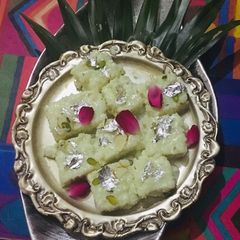 A picture of Kalakand/ milk cake.