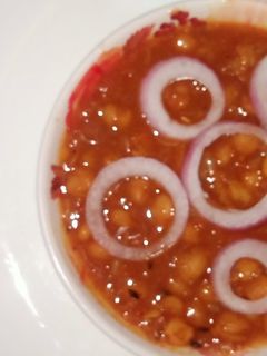 छोले चाट (chole chaat recipe in Hindi) रेसिपी मुख्य फोटो