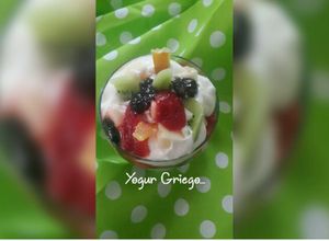 Una foto de Yogur Griego con leche de cabra