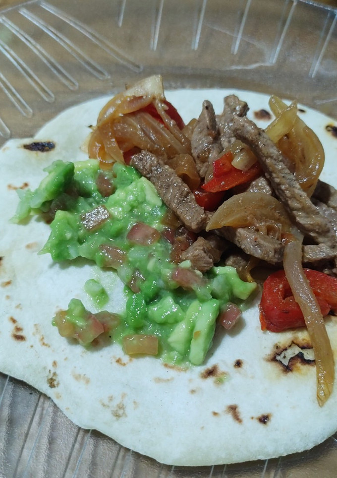 Una foto de Guacamole con palta fresca