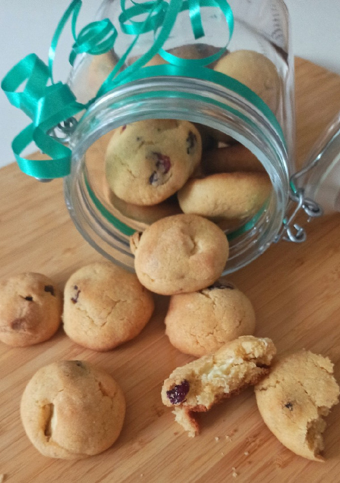 Una foto de Cookies de chocolate blanco y arándanos, con Thermomix
