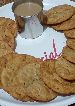 ઘઉં ના લોટની જીરાપુરી (Wheat Flour Jeera Poori Recipe In Gujarati) રેસીપી મુખ્ય ફોટો