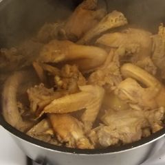 Steam Chicken and Chicken Stock A picture of Steam Chicken and Chicken Stock.