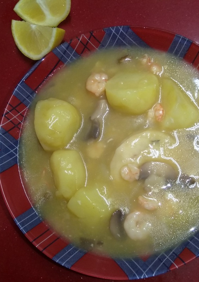 Una foto de Cazuela de merluza en olla GM G