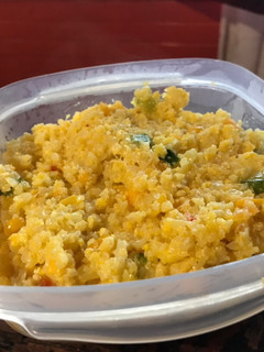 Una foto de Arroz de coliflor con verduras