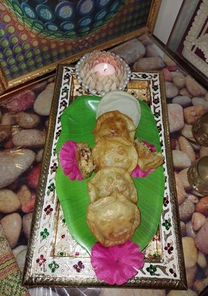 A picture of Mawa kachori.
