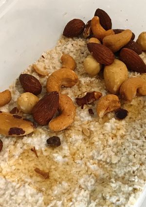 รูปของ เมนูอาหารเช้า: Overnight Oatmeal (ข้าวโอ๊ตสูตรค้างคืน) ระดับความง่าย 100/10
