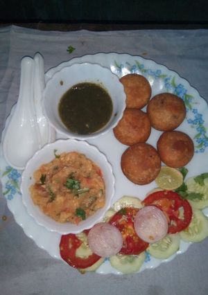 A picture of Litti chokha.