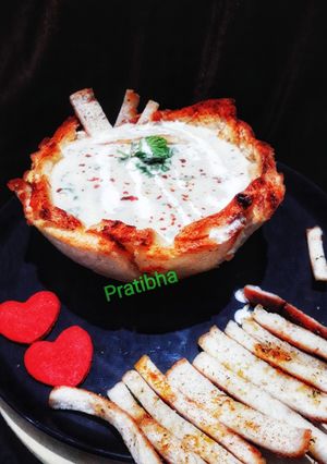 गार्लिक पोटैटो सूप विथ गार्लिक बाउल(Garlic Potato Soup with garlic bowl recipe in hindi) रेसिपी मुख्य फोटो
