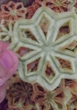 Foto resep 31.Kembang Goyang Hijau