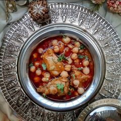 A picture of Murgh Cholay.