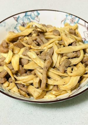杏鮑菇炒肉絲 的食譜成品照片