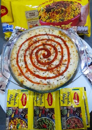 મેગી લઝાનીયા (Maggi Lasagna Recipe in Gujarati) રેસીપી મુખ્ય ફોટો
