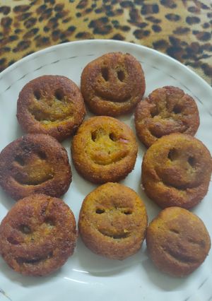 স্মাইলি আলুর চপের ফ্যামিলি (Smiley Aloo'r Chop's family recipe in Bengali) রেসিপির প্রধান ছবি