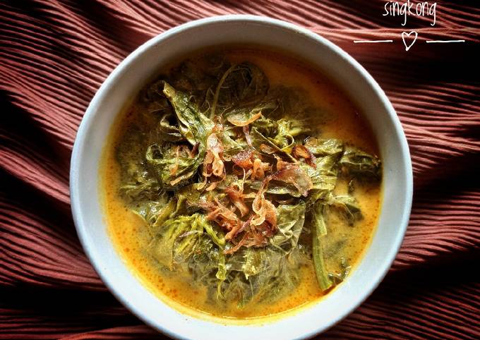 Langkah Mudah untuk Menyiapkan Gulai daun singkong, Sempurna