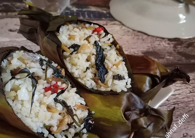 Cara buat Nasi bakar ikan teri yang lezat dan Mudah Dibuat