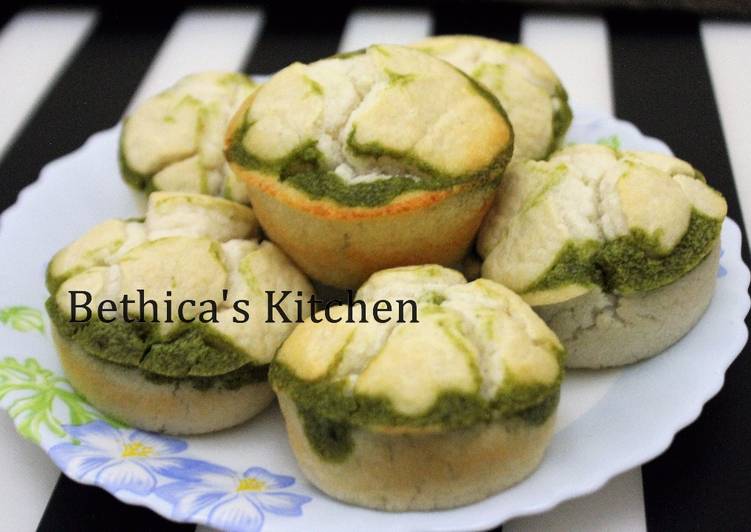 Layered Spinach Idli Muffins
