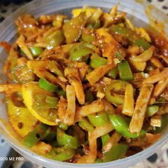 A picture of Ginger and green chilli pickle.