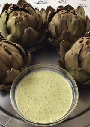 Une photo de Artichauts sauce mousseline à la moutarde gingembre et persil