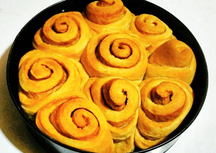 Cinnamon rolls