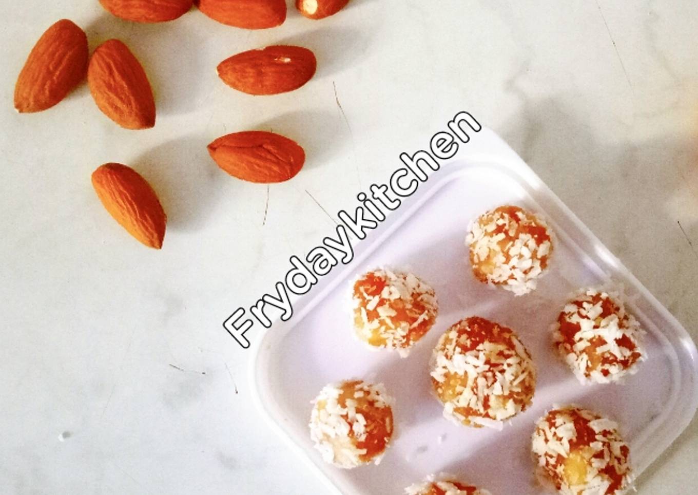 Almond sweet balls