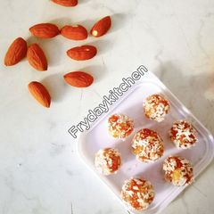 A picture of Almond sweet balls.