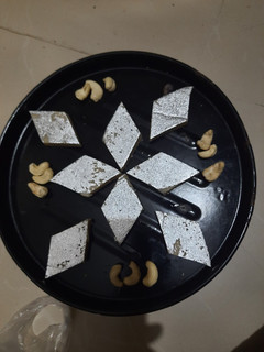 કાજુ કતરી (Kaju Katri Recipe In Gujarati) રેસીપી મુખ્ય ફોટો