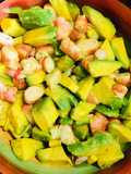 Nấu ăn cùng con: salad bơ sáp, tôm trộn dầu nấm truffle
