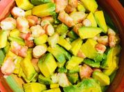 A picture of salad tôm cho bé