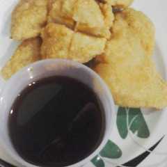 A picture of Pempek ikan gabus laut.