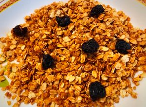 Una foto de Granola al microondas casera en minutos! Con avena y light!