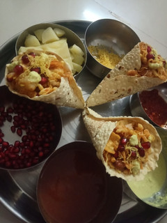 પાપડ કોન ચાટ (Papad Cone Chat Recipe In Gujarati) રેસીપી મુખ્ય ફોટો