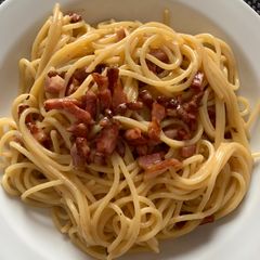 A picture of Pasta Carbonara.