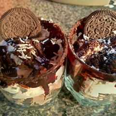A picture of Oreo mouse dessert.